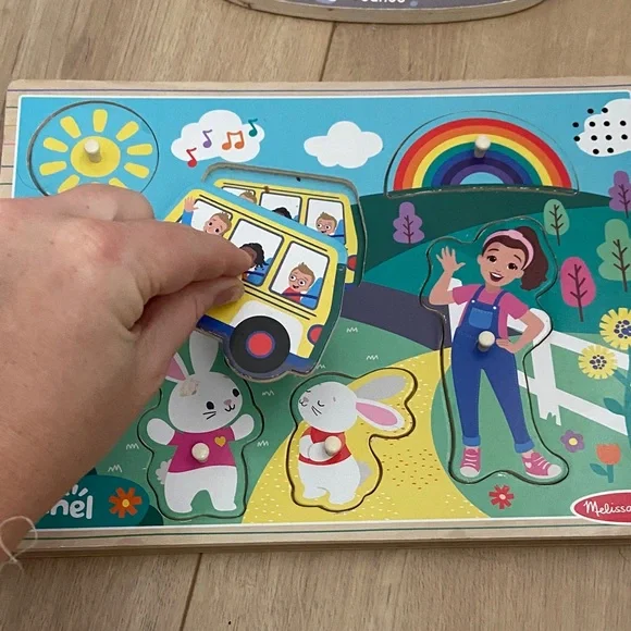 Melissa & Doug Ms Rachel singing Colorful Wooden Puzzle with Rainbow and Animals - Picture 2 of 5